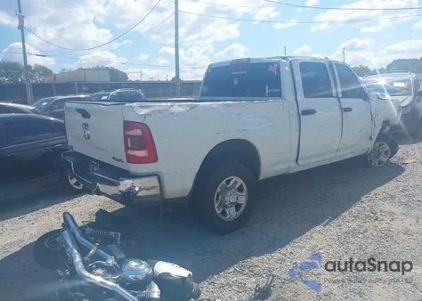 2024 Ram 2500 Tradesman 4X4 6'4 Box z USA, uszkodzony, nr VIN 3C6UR5CL3RG270432